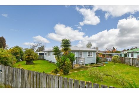 Photo of property in 5 Cherrywood Place, Western Heights, Rotorua, 3015