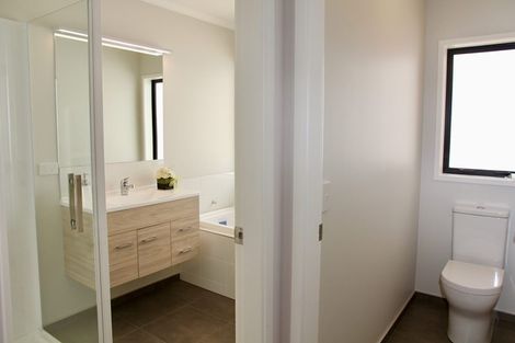 Photo of property in 5 Market Lane, Westown, New Plymouth, 4310