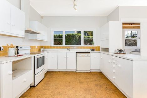 Photo of property in 1/7 Penrose Street, Woburn, Lower Hutt, 5010