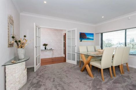 Photo of property in 11 Lake Pupuke Drive, Takapuna, Auckland, 0622