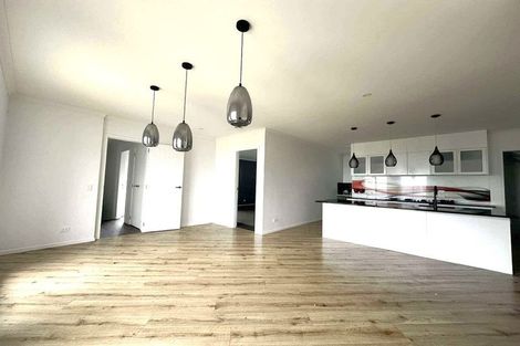 Photo of property in 14 Cessna Way, Newlands, Wellington, 6037