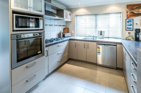 Photo of property in 53 Turnberry Drive, Wattle Downs, Auckland, 2103