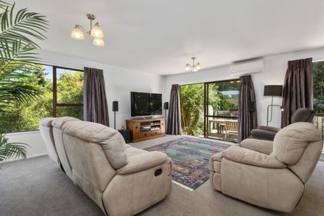 Photo of property in 14 Cullen Place, Tawa, Wellington, 5028