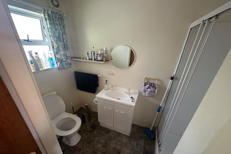 Photo of property in 4a Dowling Grove, Silverstream, Upper Hutt, 5019