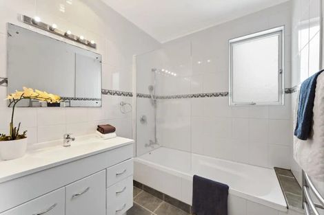 Photo of property in 5 Boundary Road, Opaheke, Papakura, 2113