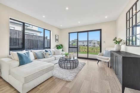 Photo of property in 4 Wheki Place, Swanson, Auckland, 0614