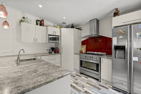 Photo of property in 48 Devon Street, Picton, 7220