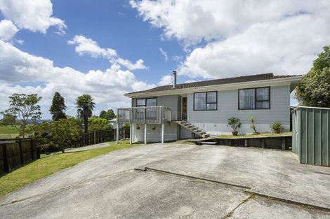 Photo of property in 28 Beauchamp Drive, Massey, Auckland, 0614