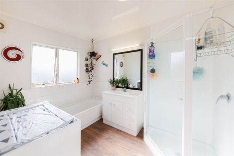 Photo of property in 43 Dalfield Place, Highbury, Palmerston North, 4412