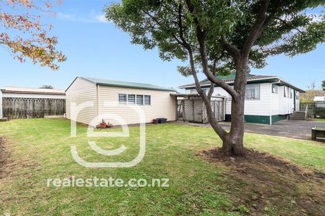 Photo of property in 16 Glen Road, Ranui, Auckland, 0612