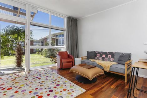 Photo of property in 4/13 Napoleon Avenue, Milford, Auckland, 0620