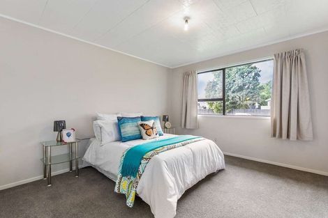 Photo of property in 2 Duckworth Road, Papakura, 2110