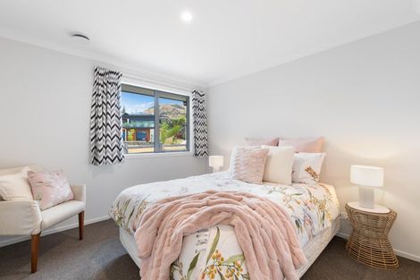 Photo of property in 5 Turnbull Crescent, Wanaka, 9305