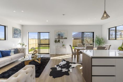 Photo of property in 24 Woven Place, Karaka, Papakura, 2113