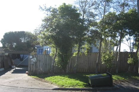 Photo of property in 1/8 Senecio Place, Weymouth, Auckland, 2103