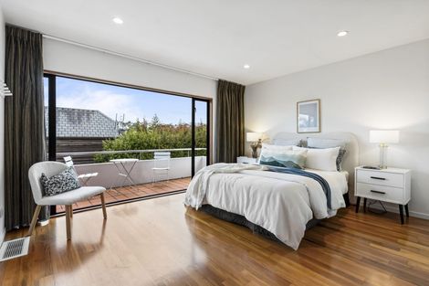 Photo of property in 1/52 Masterton Road, Rothesay Bay, Auckland, 0630