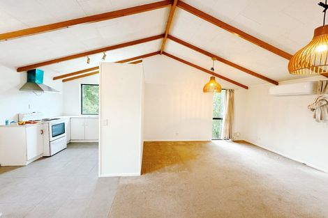 Photo of property in 1/14 Thalia Place, Totara Vale, Auckland, 0629