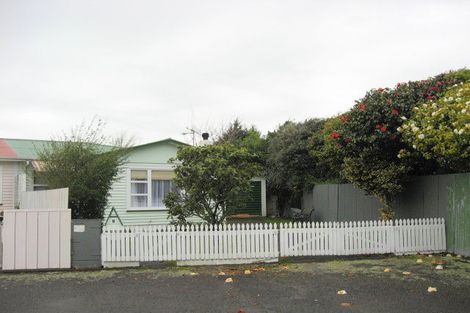 Photo of property in 1 Huia Place, Levin, 5510