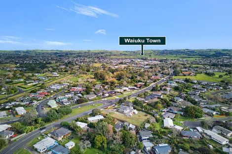 Photo of property in 2b Collingwood Road, Waiuku, 2123