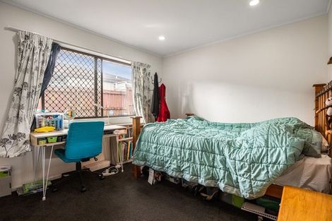 Photo of property in 11 Jillteresa Crescent, Half Moon Bay, Auckland, 2012