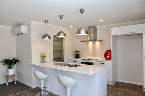 Photo of property in 5 Market Lane, Westown, New Plymouth, 4310