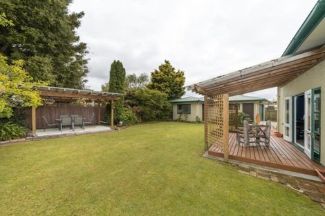 Photo of property in 31 Winston Avenue, Hokowhitu, Palmerston North, 4410