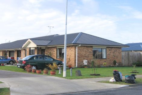 Photo of property in 11 Kittyhawk Place, Melville, Hamilton, 3206