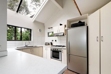 Photo of property in 5 Woontons Lane, Titirangi, Auckland, 0604