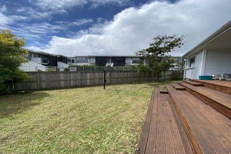 Photo of property in 3/199 Newlands Road, Newlands, Wellington, 6037