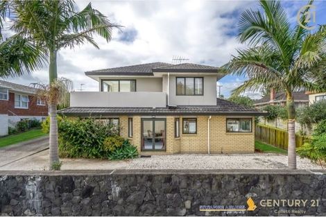 Photo of property in 2/49 College Road, Northcote, Auckland, 0627