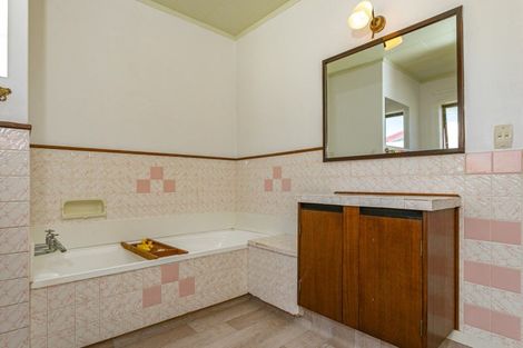 Photo of property in 107 Titiro Place, Onemana, Whangamata, 3691