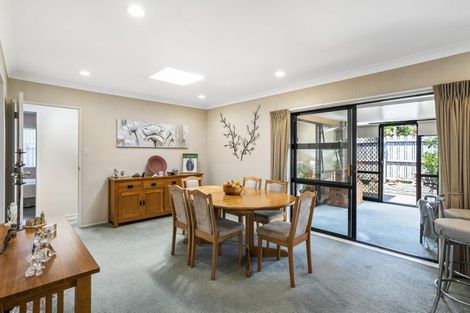Photo of property in 1/6 Marbeth Court, Botany Downs, Auckland, 2010