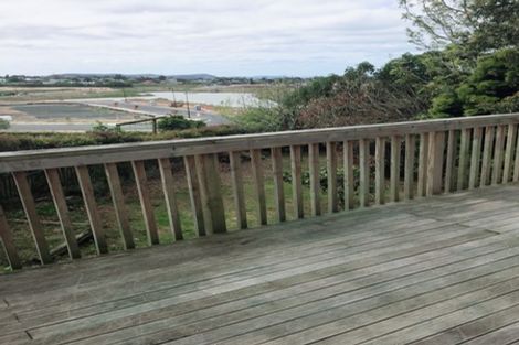 Photo of property in 26 Tawhana Crescent, Red Beach, 0932