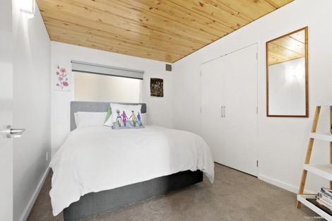 Photo of property in Stadium Garden Flats, 106/107 Thorndon Quay, Pipitea, Wellington, 6011