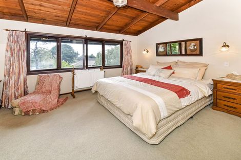 Photo of property in 2 Rippleside Place, Pahurehure, Papakura, 2113