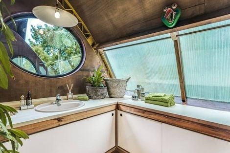 Photo of property in 81 Anawhata Road, Anawhata, New Lynn, 0772