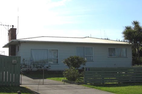 Photo of property in 18 Hood Street, Castlecliff, Whanganui, 4501