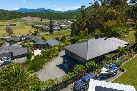 Photo of property in 14 Bell Bird Rise, Picton, 7220