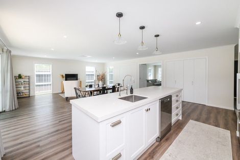 Photo of property in 2 Henty Lane, Marton, 4710