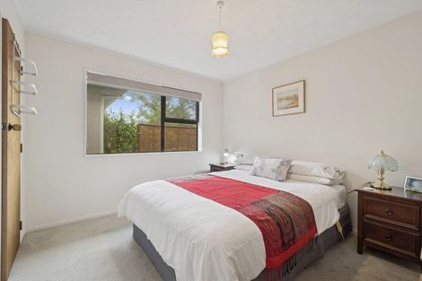 Photo of property in 8a Gemini Place, Kawaha Point, Rotorua, 3010