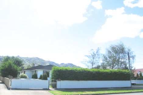 Photo of property in 5 Whitley Avenue, Ebdentown, Upper Hutt, 5018