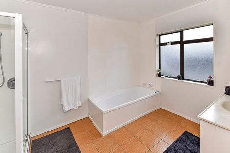 Photo of property in 12 Sturdee Road, Manurewa, Auckland, 2102