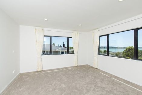 Photo of property in 127a Exmouth Road, Northcote, Auckland, 0627