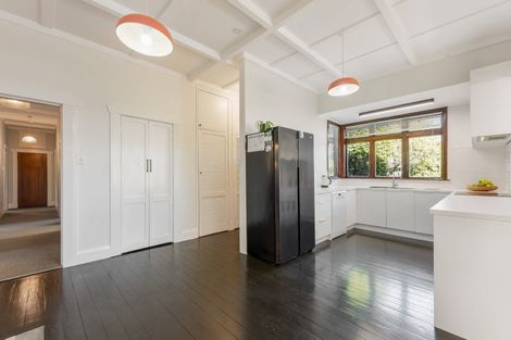 Photo of property in 19 Tipahi Street, Nelson South, Nelson, 7010