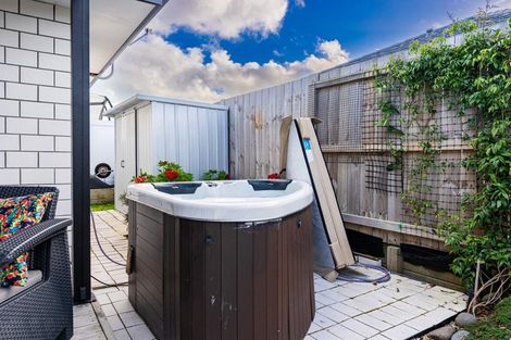 Photo of property in 4 Te Taniwha Road, One Tree Point, 0118