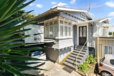 Photo of property in 8b Quest Terrace, Mount Roskill, Auckland, 1041