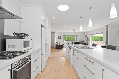 Photo of property in 18 Saint Clair Place, Papamoa Beach, Papamoa, 3118