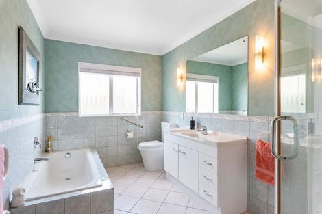 Photo of property in 8 Tudor Court, Paraparaumu Beach, Paraparaumu, 5032