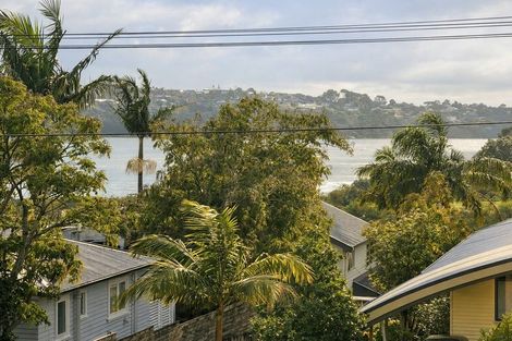 Photo of property in 1/35 Renata Crescent, Te Atatu Peninsula, Auckland, 0610