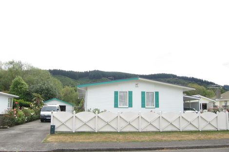 Photo of property in 52 Whirinaki Crescent, Heretaunga, Upper Hutt, 5018